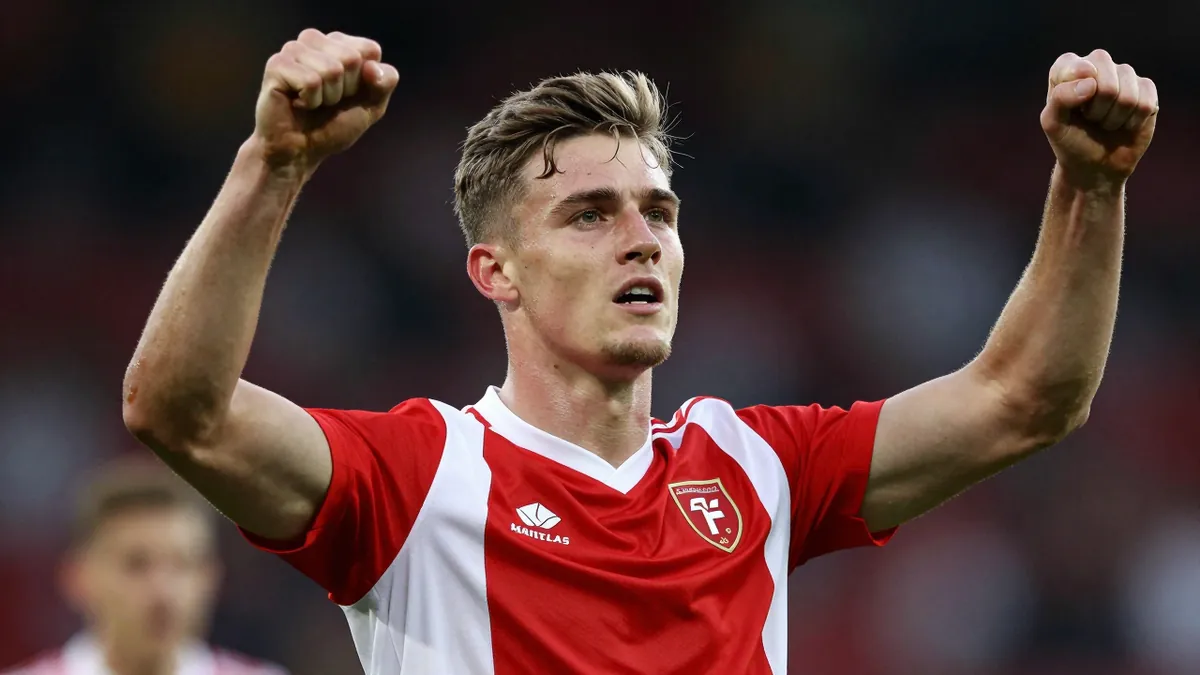 Sirius ställer 10,5 miljoner euro för Robbie Ure - Galatasaray intresserade